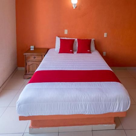 OYO Hotel Casa Bravo Zihuatanejo Exterior foto