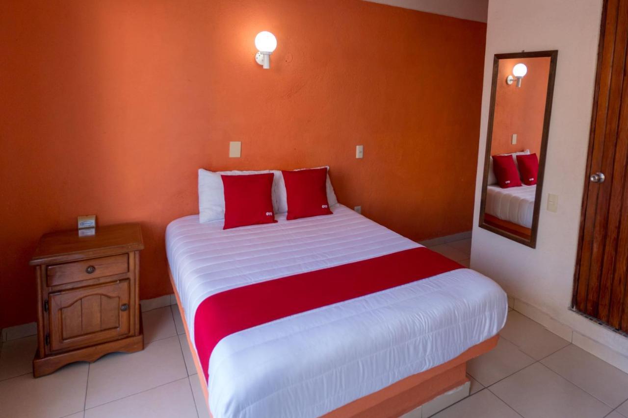 OYO Hotel Casa Bravo Zihuatanejo Exterior foto