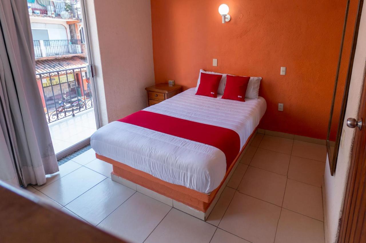 OYO Hotel Casa Bravo Zihuatanejo Exterior foto