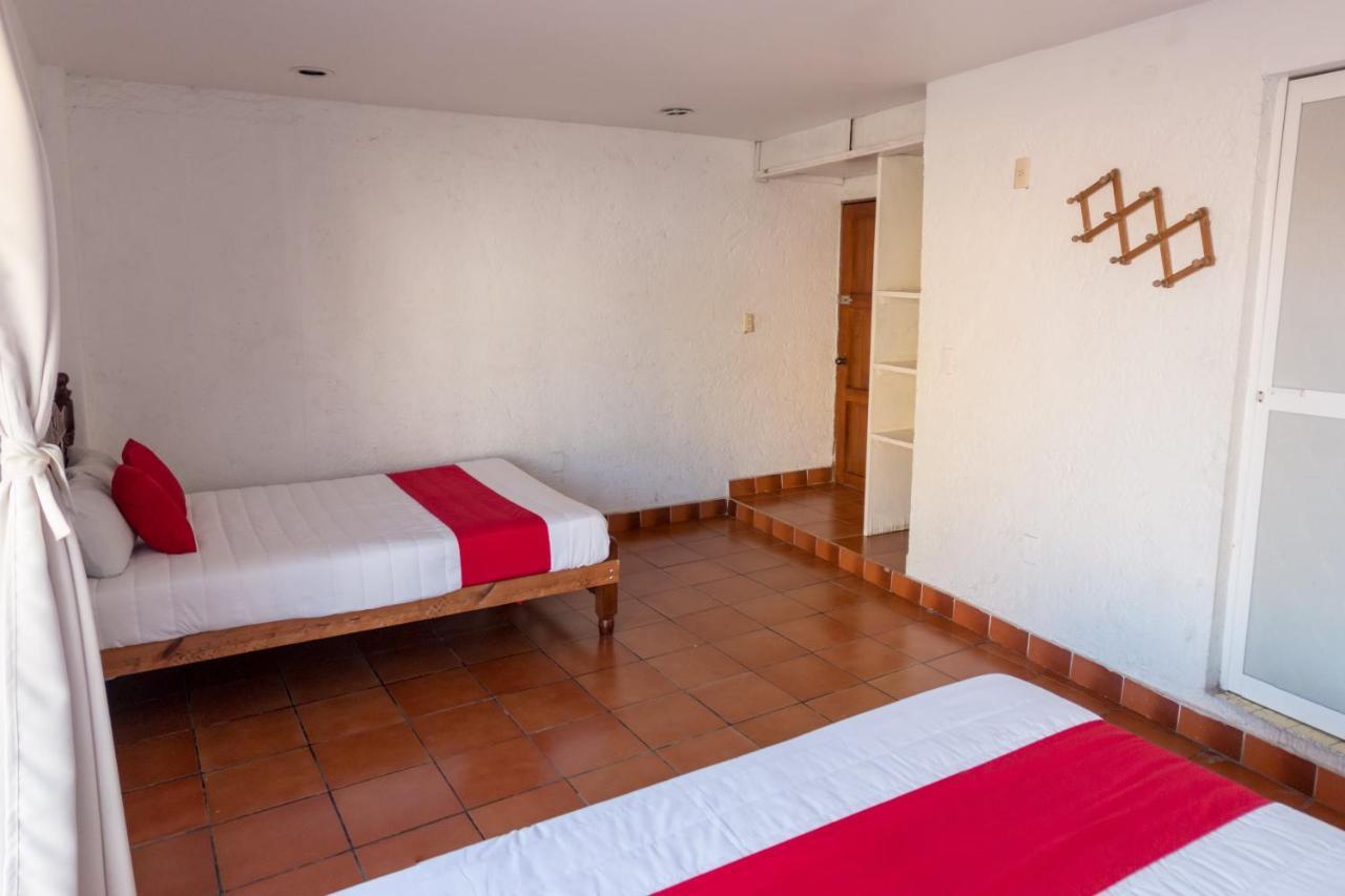 OYO Hotel Casa Bravo Zihuatanejo Exterior foto