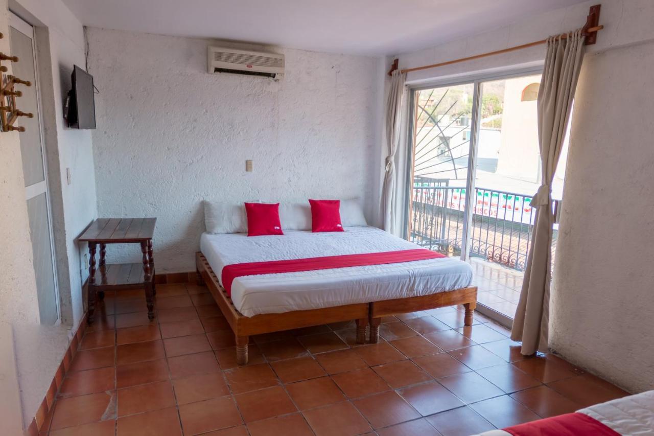 OYO Hotel Casa Bravo Zihuatanejo Exterior foto